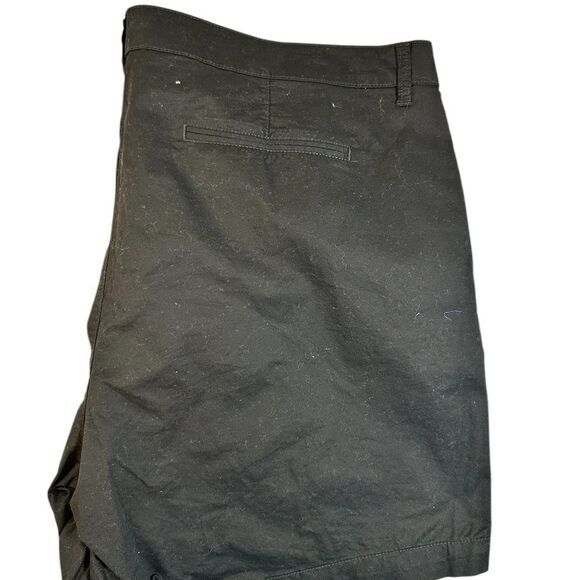 NWT Old Navy Plus Size Black Everyday Chino Flat Front 5” Shorts - Size 26/4X - Picture 7 of 8